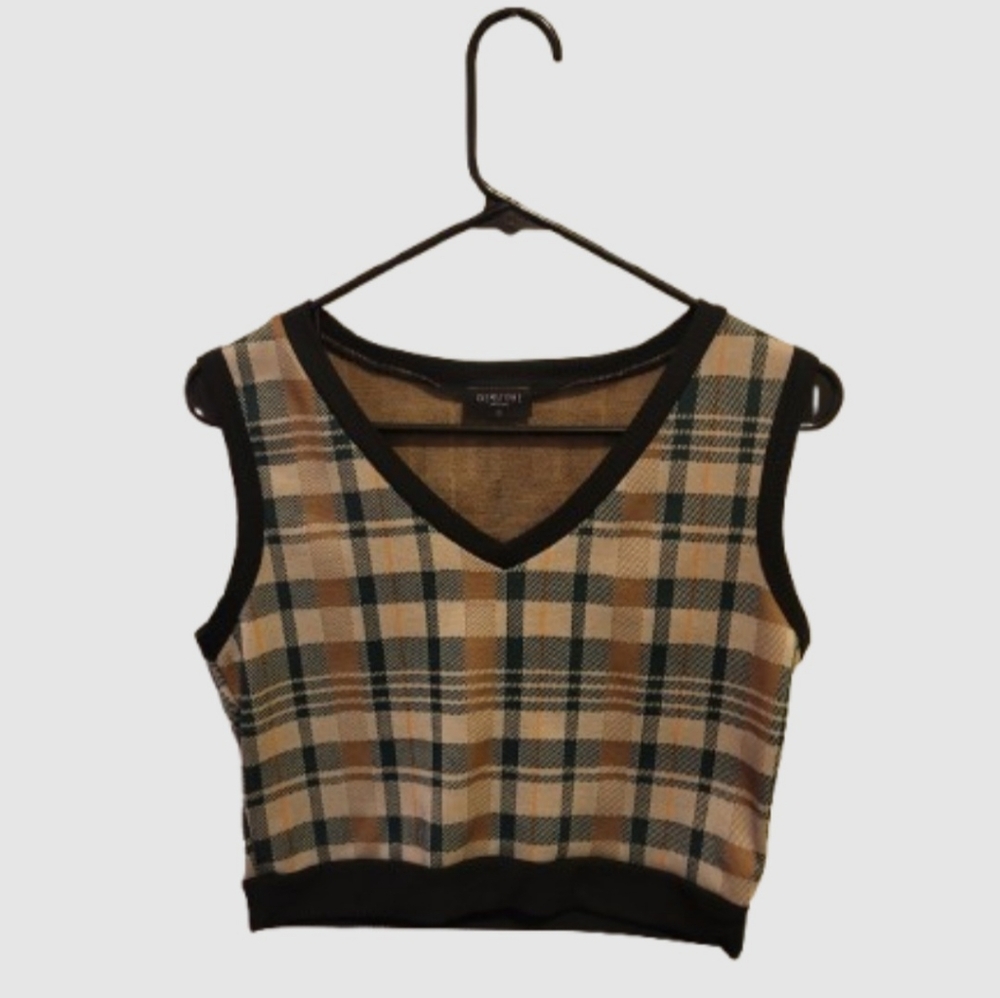 Gemstone Sleeveless Shirt